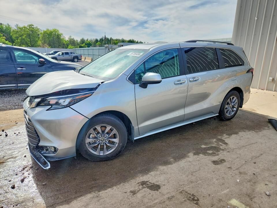 2024 TOYOTA Sienna