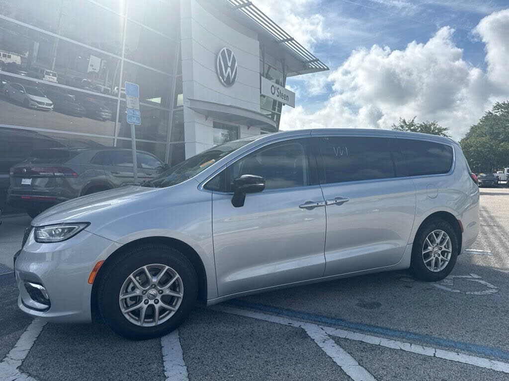 2024 CHRYSLER Pacifica
