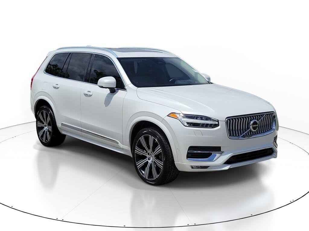 2023 VOLVO XC90