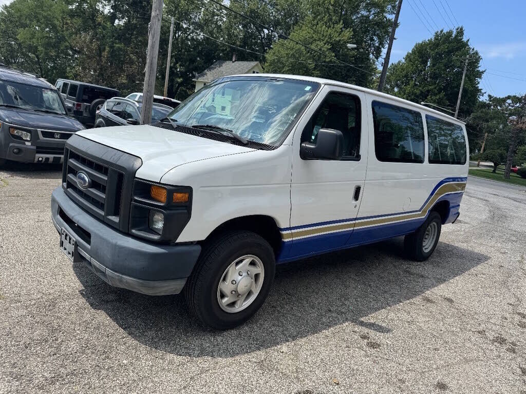 2011 FORD E-350