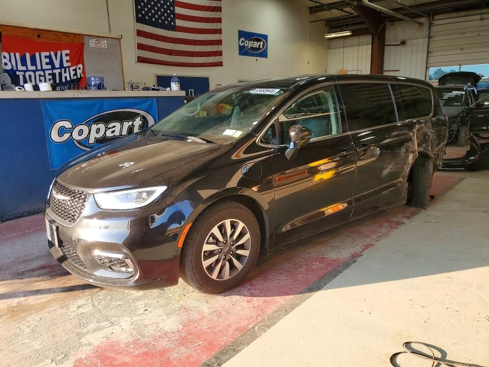 2022 CHRYSLER Pacifica