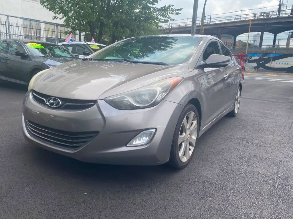 2011 HYUNDAI Elantra