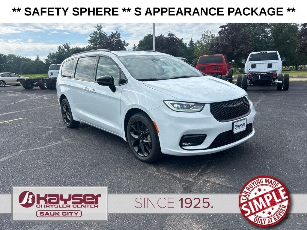 2023 CHRYSLER Pacifica