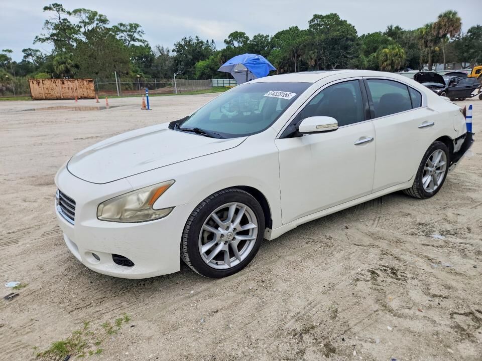 2010 NISSAN Maxima