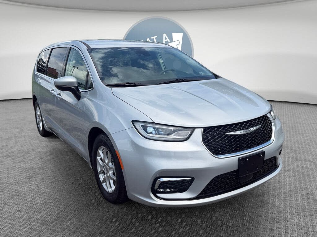 2023 CHRYSLER Pacifica