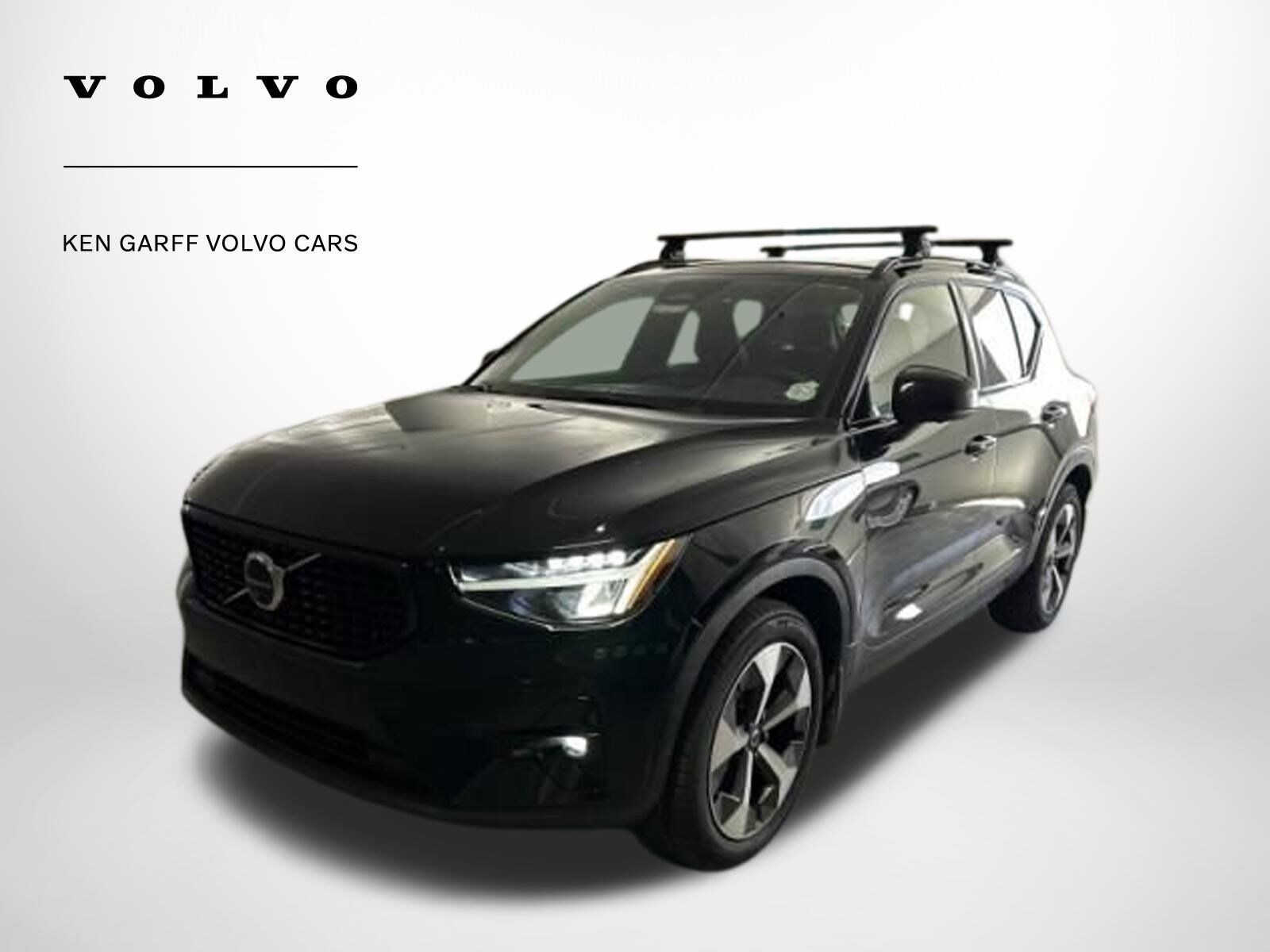 2023 VOLVO XC40