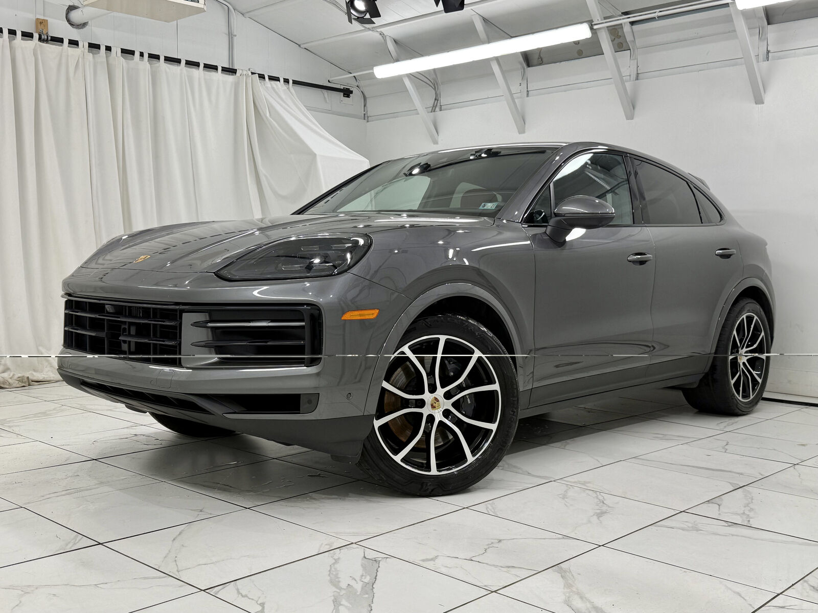 2024 PORSCHE Cayenne