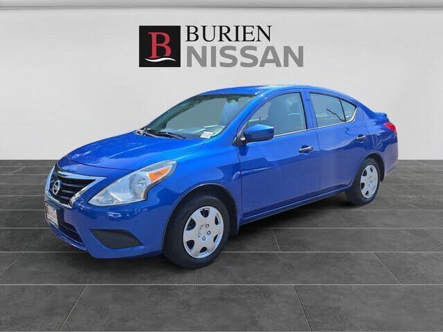 2017 NISSAN Versa