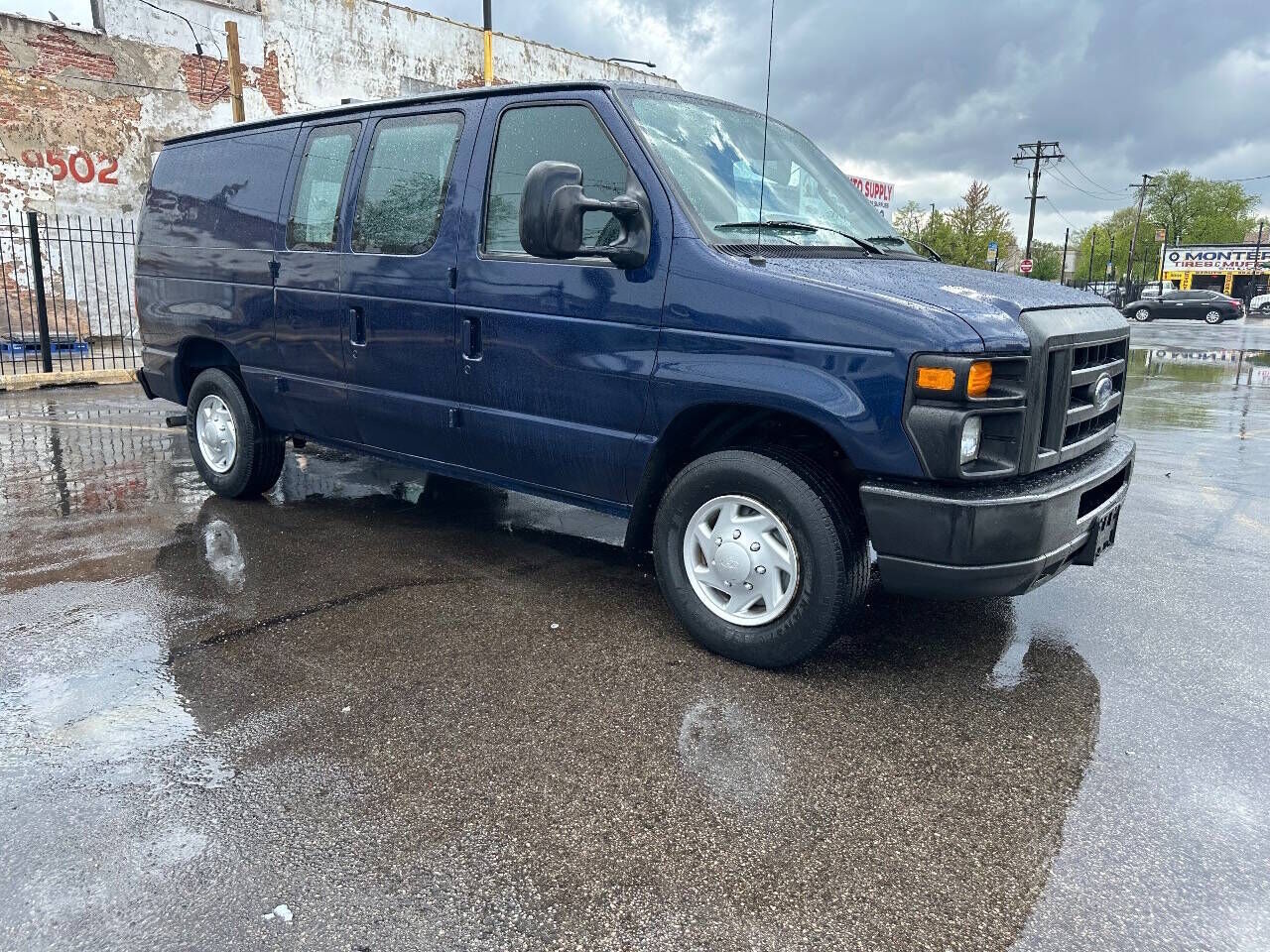 2010 FORD E-250