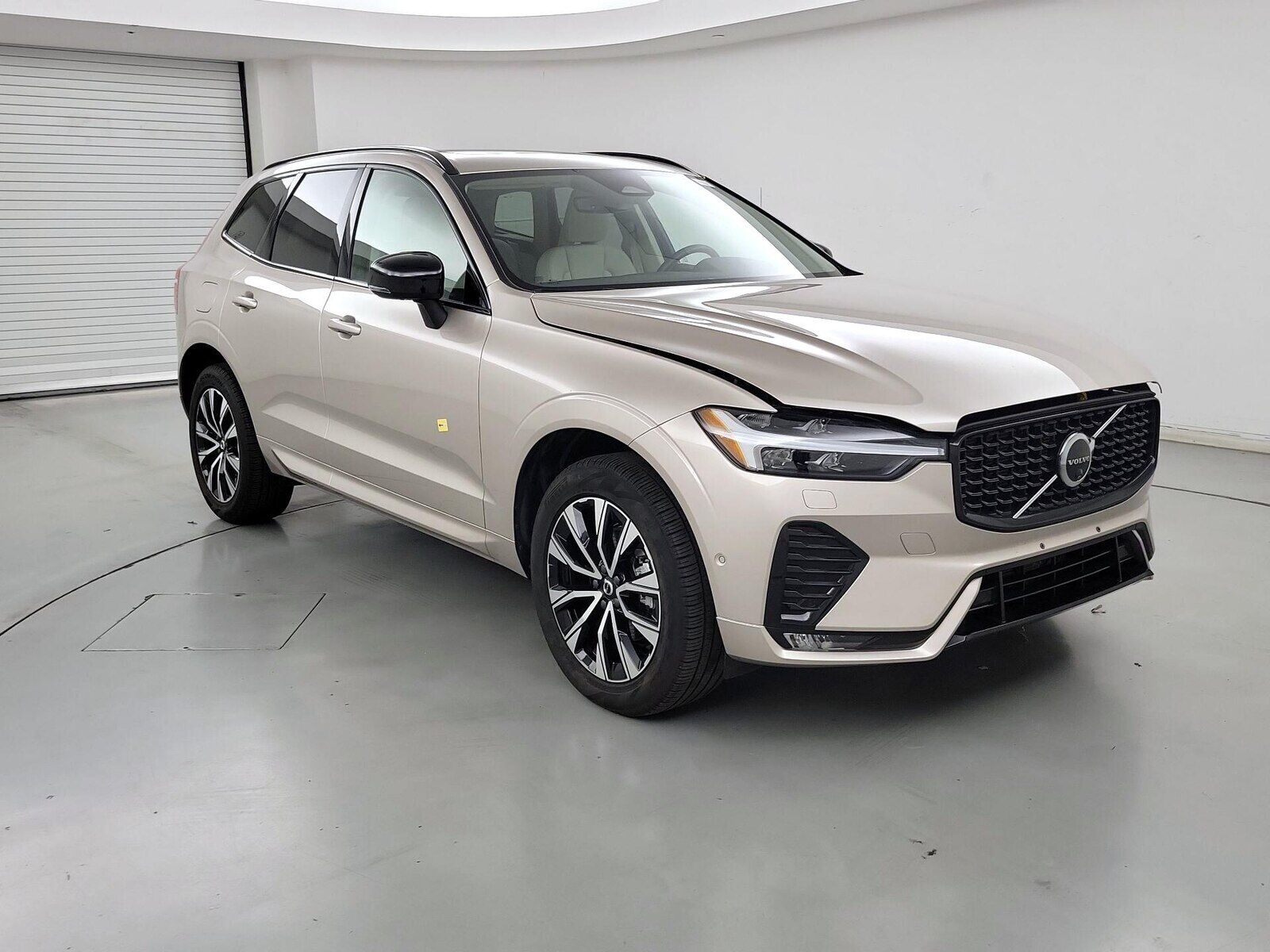 2025 VOLVO XC60