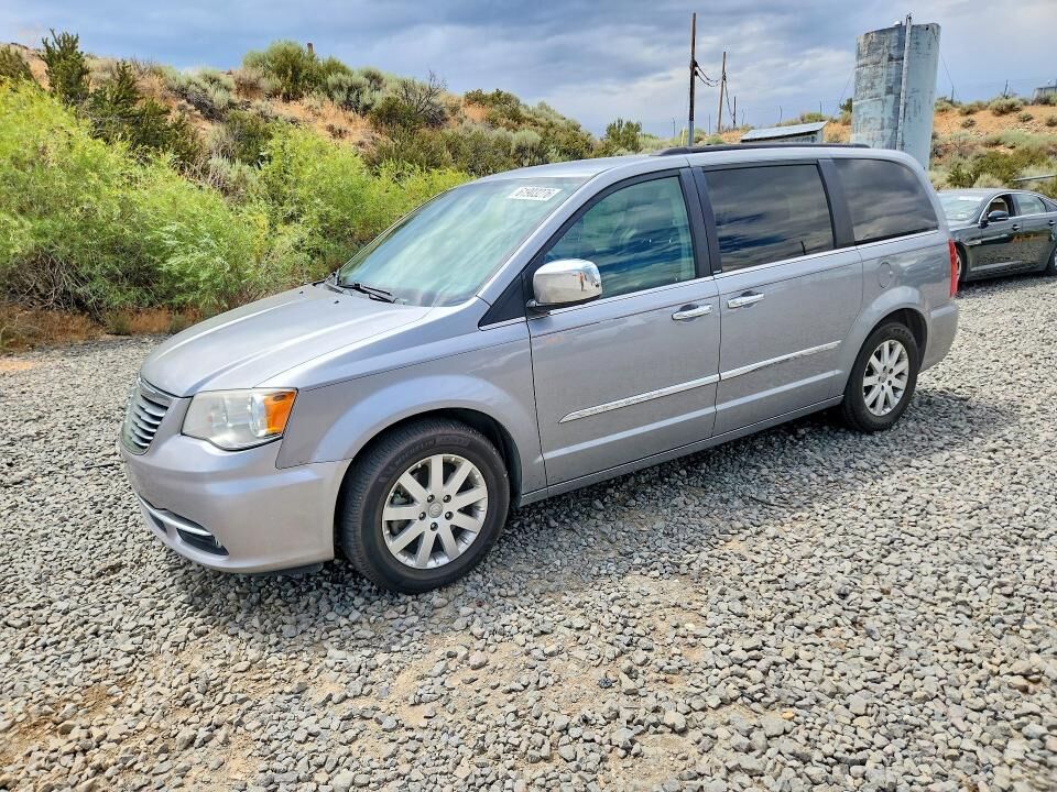 2014 CHRYSLER Town and Country