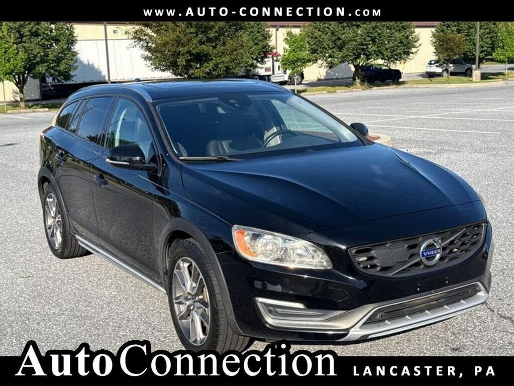 2016 VOLVO V60CC