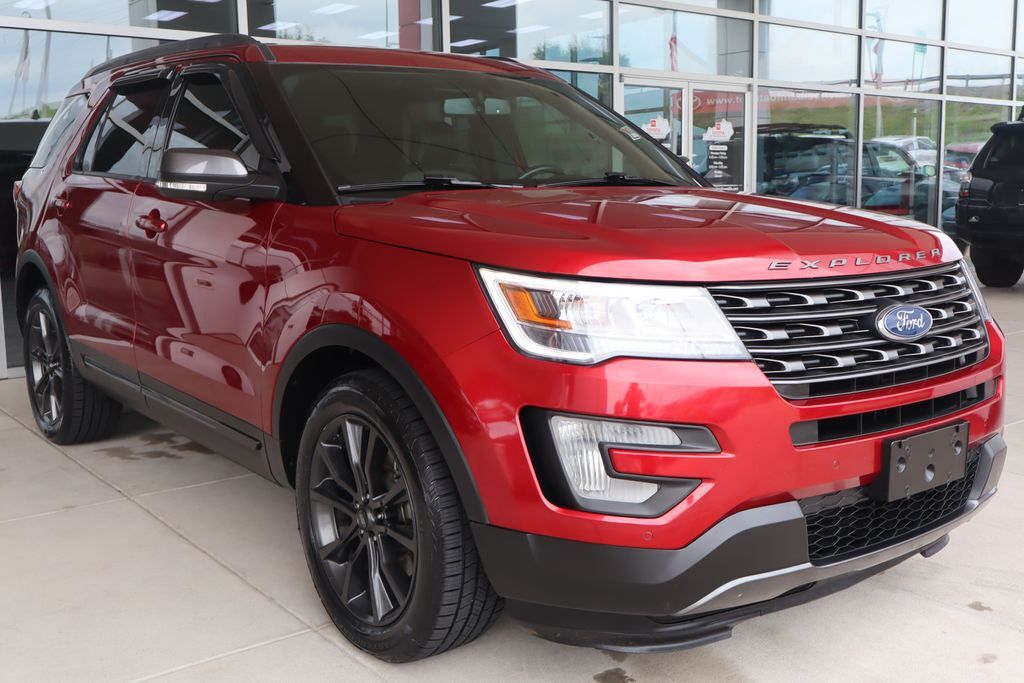 2017 FORD Explorer