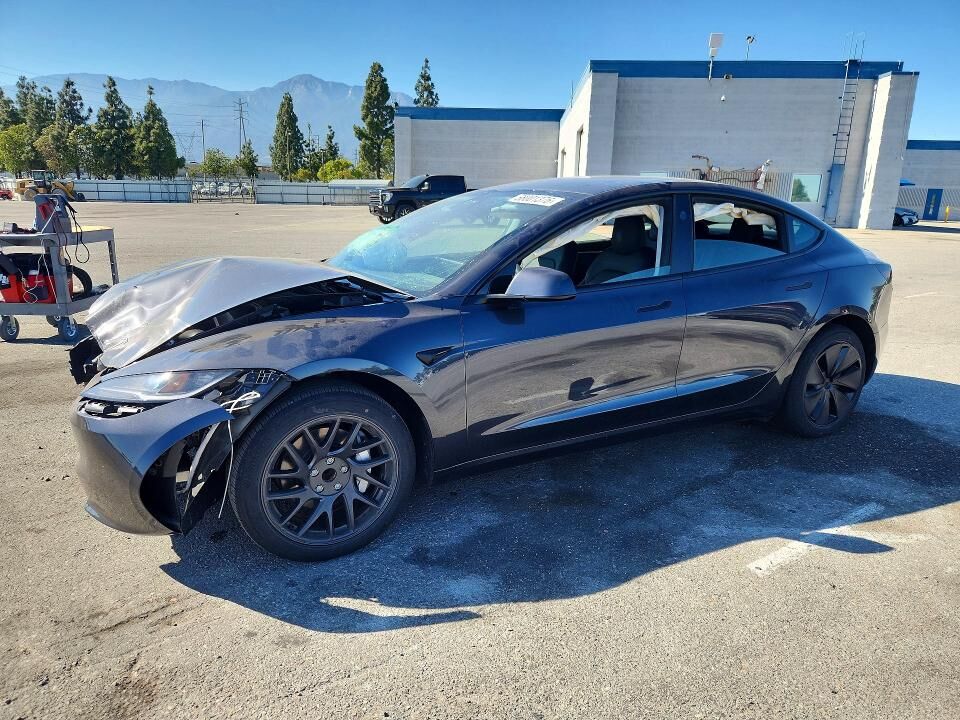 2024 TESLA Model 3