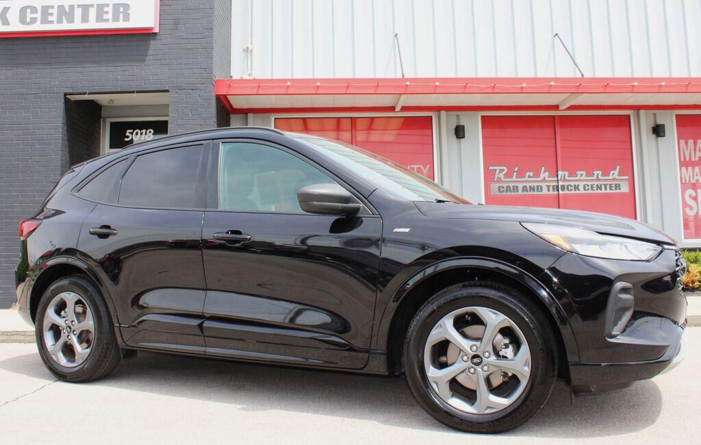 2024 FORD Escape