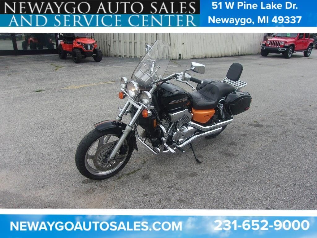 2000 HONDA VF750C