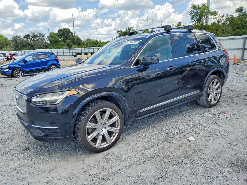 2017 VOLVO XC90