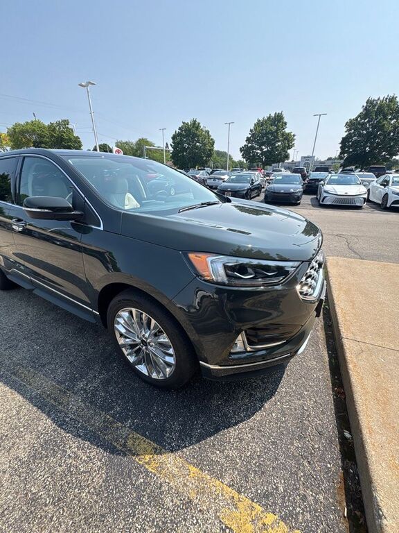 2023 FORD Edge