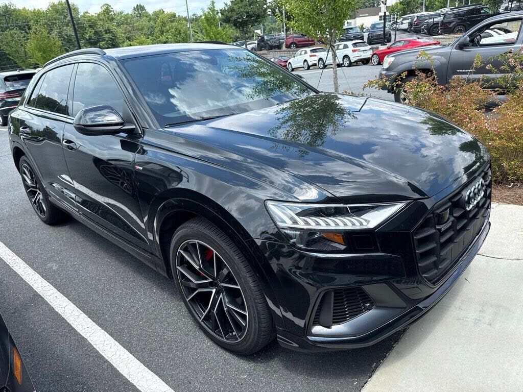2023 AUDI Q8