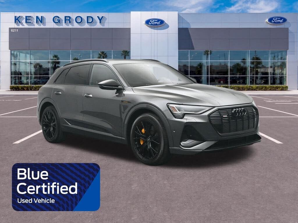 2022 AUDI e-tron