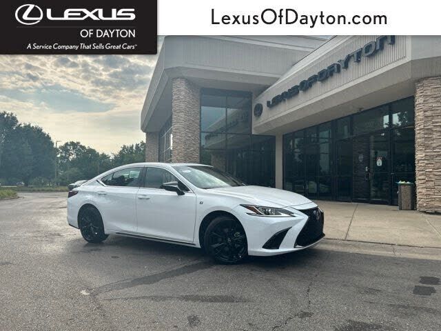2025 LEXUS ES