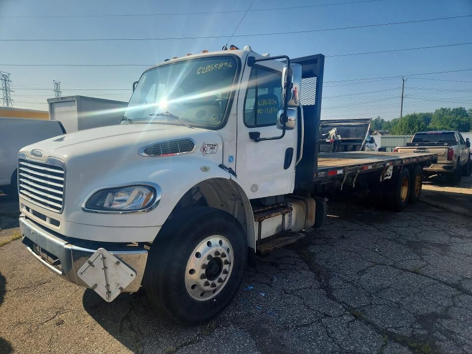 2016 FREIGHTLINER M2