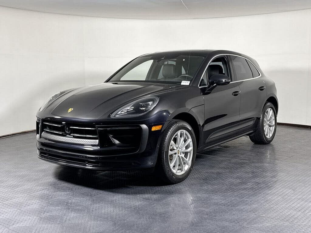 2024 PORSCHE Macan