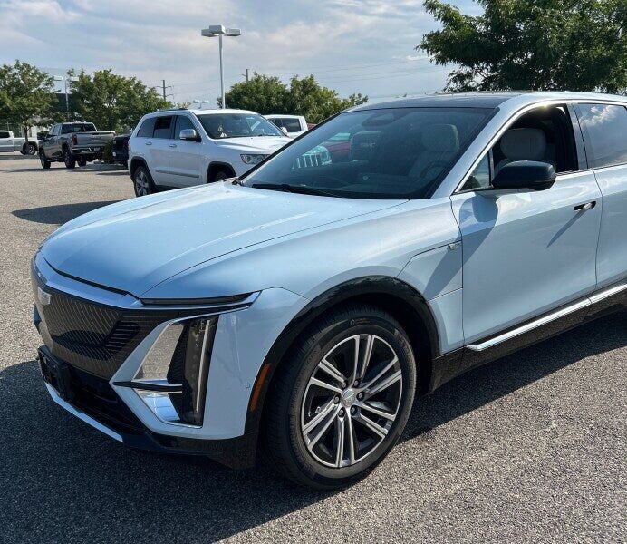 2024 CADILLAC Lyriq