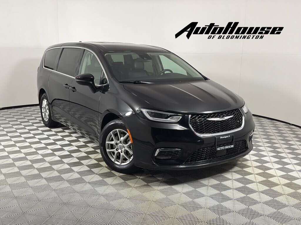 2023 CHRYSLER Pacifica