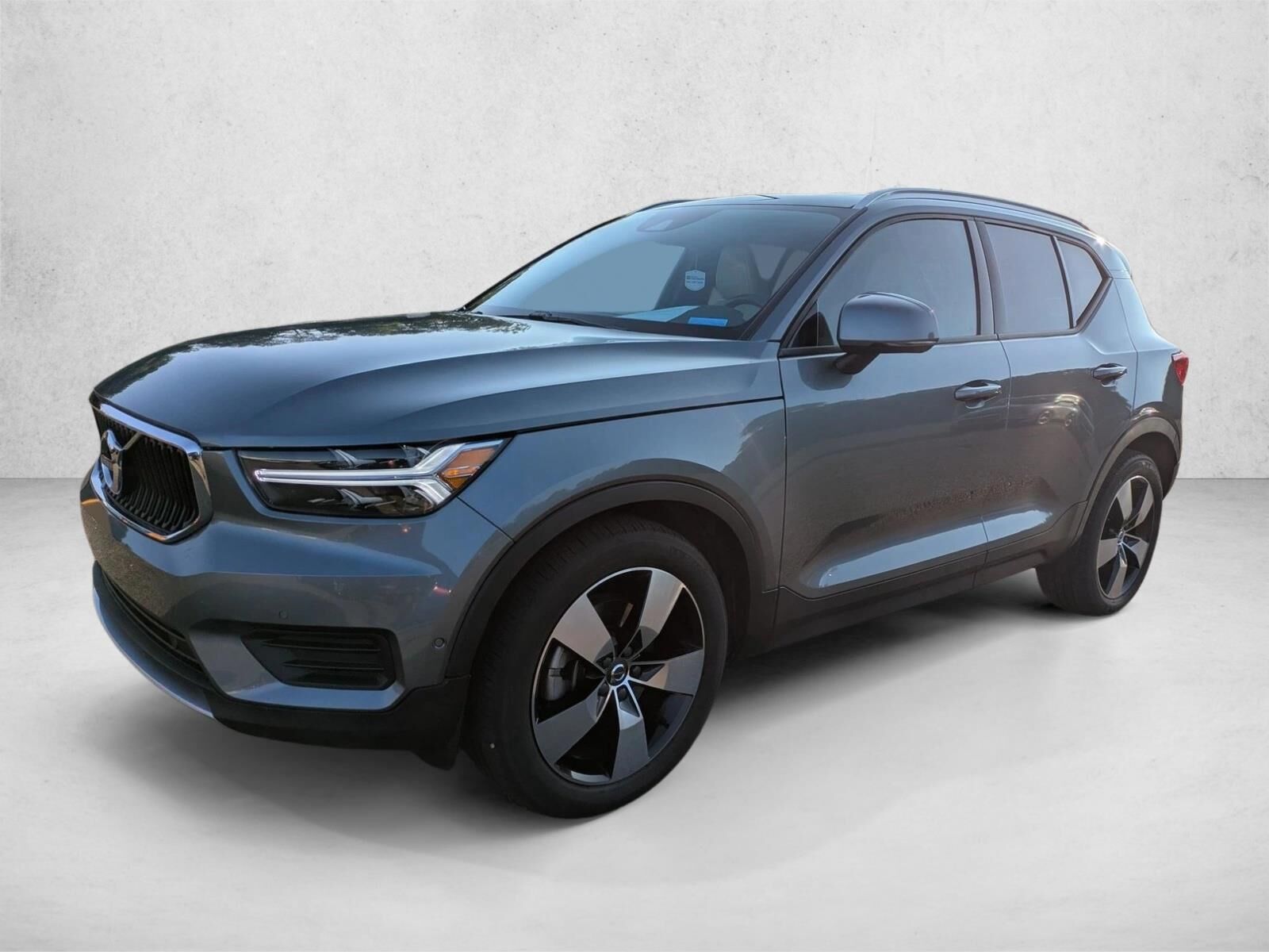 2019 VOLVO XC40