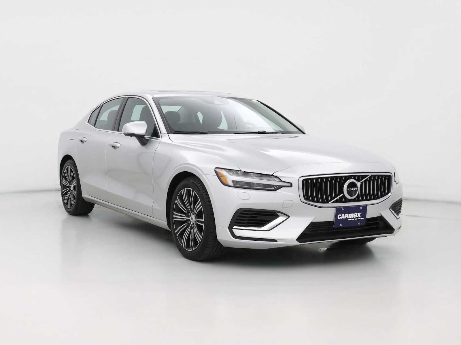 2022 VOLVO S60