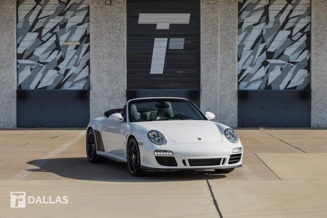 2011 PORSCHE 911