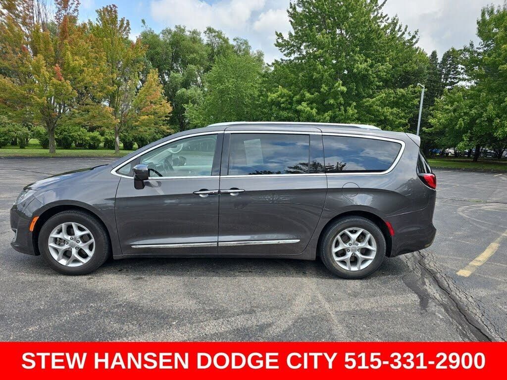 2019 CHRYSLER Pacifica