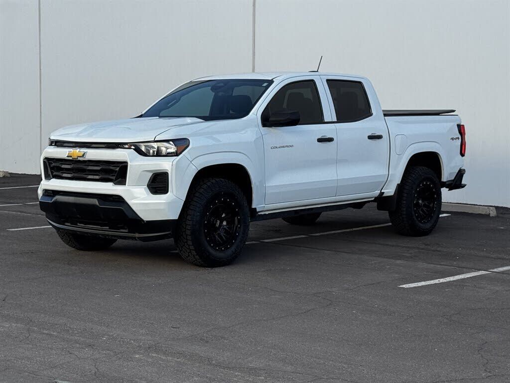 2025 CHEVROLET Colorado