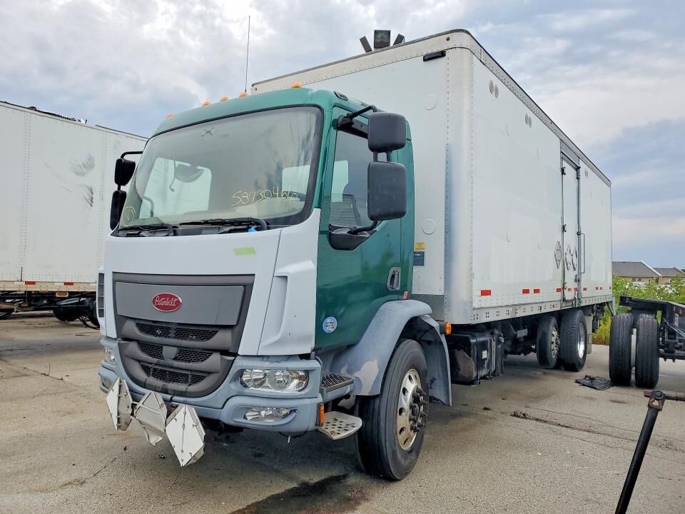 2016 PETERBILT 220