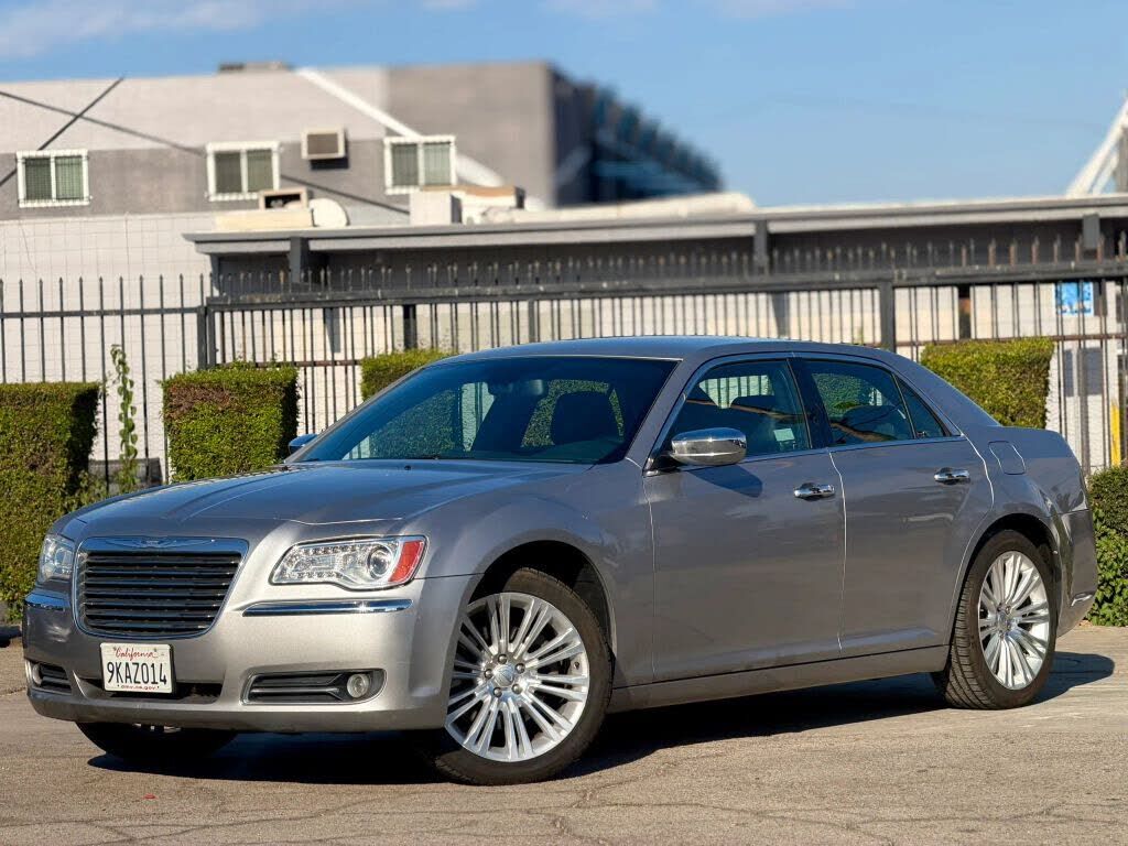 2011 CHRYSLER 300C