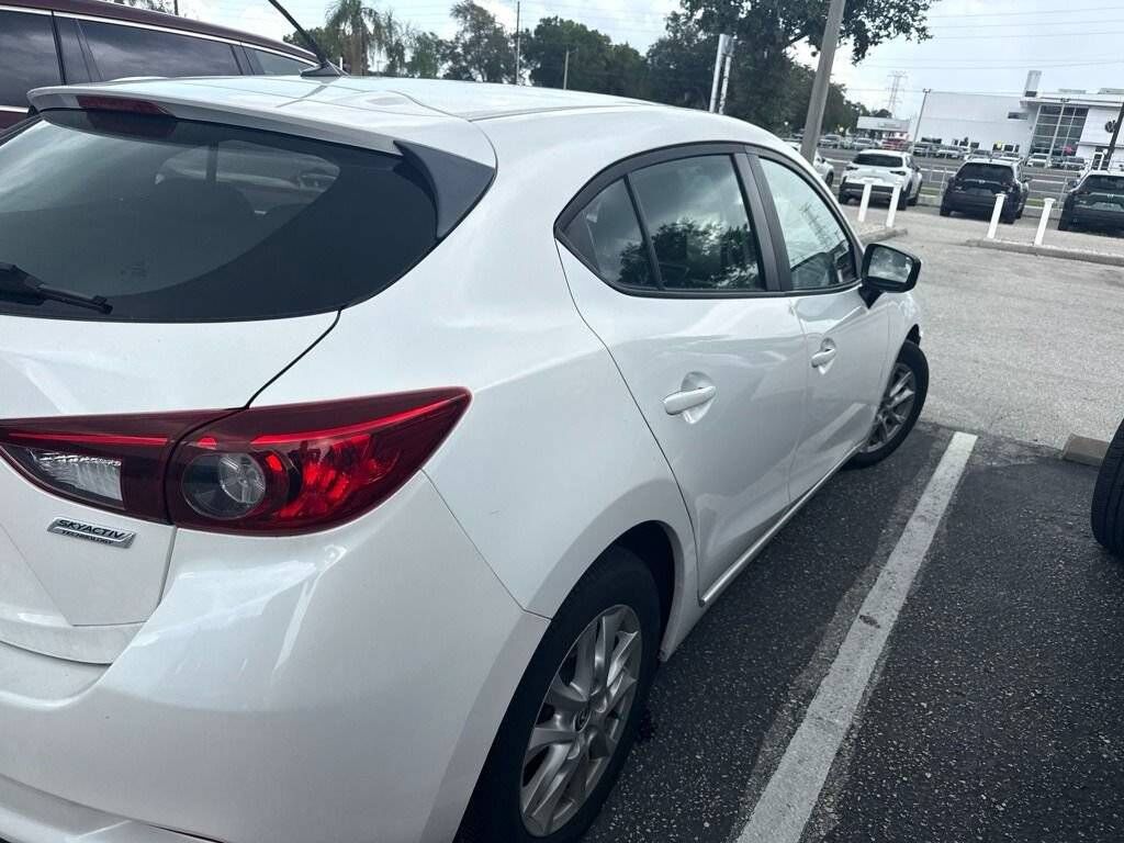 2017 MAZDA Mazda3