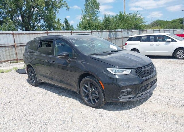 2022 CHRYSLER Pacifica