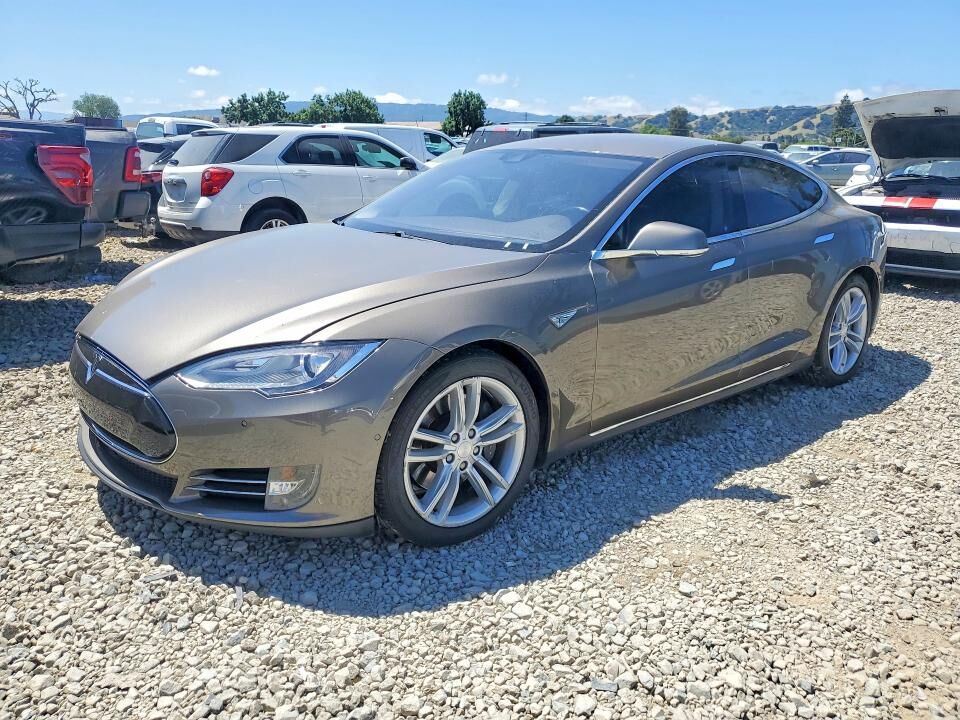 2015 TESLA Model S