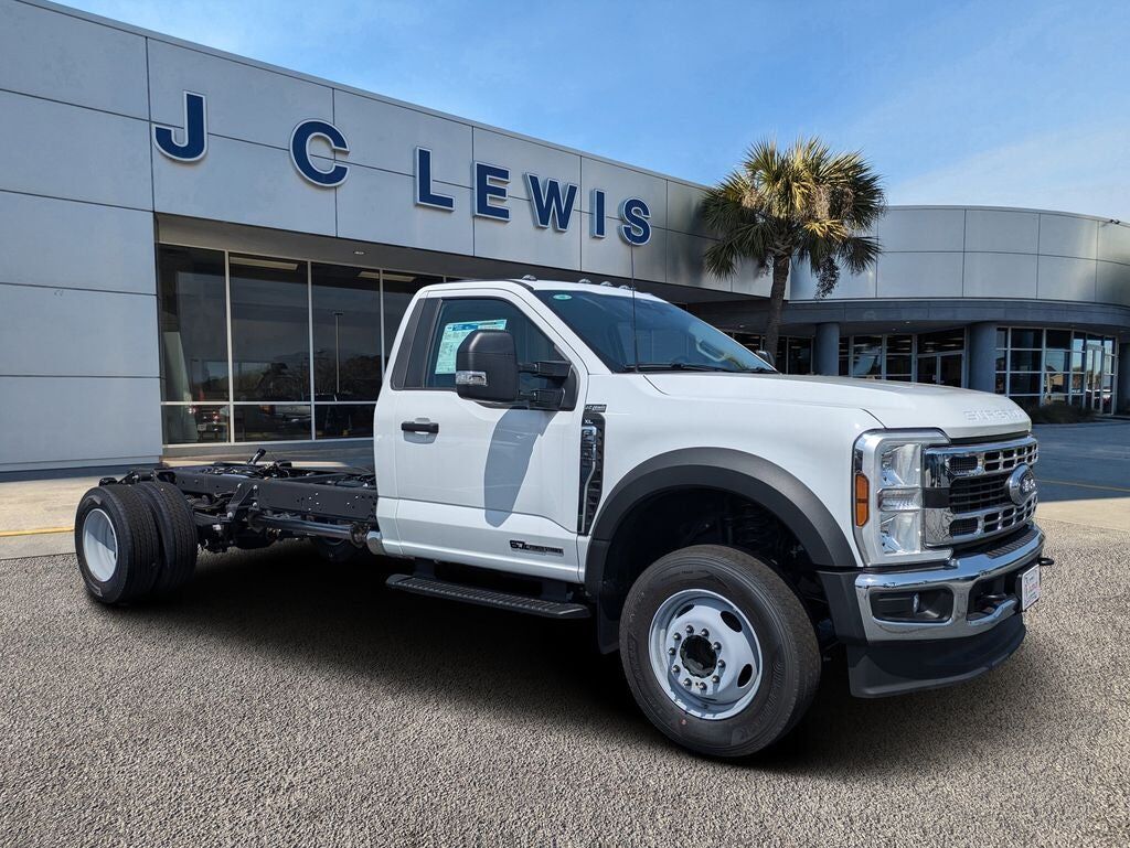 2025 FORD F-600