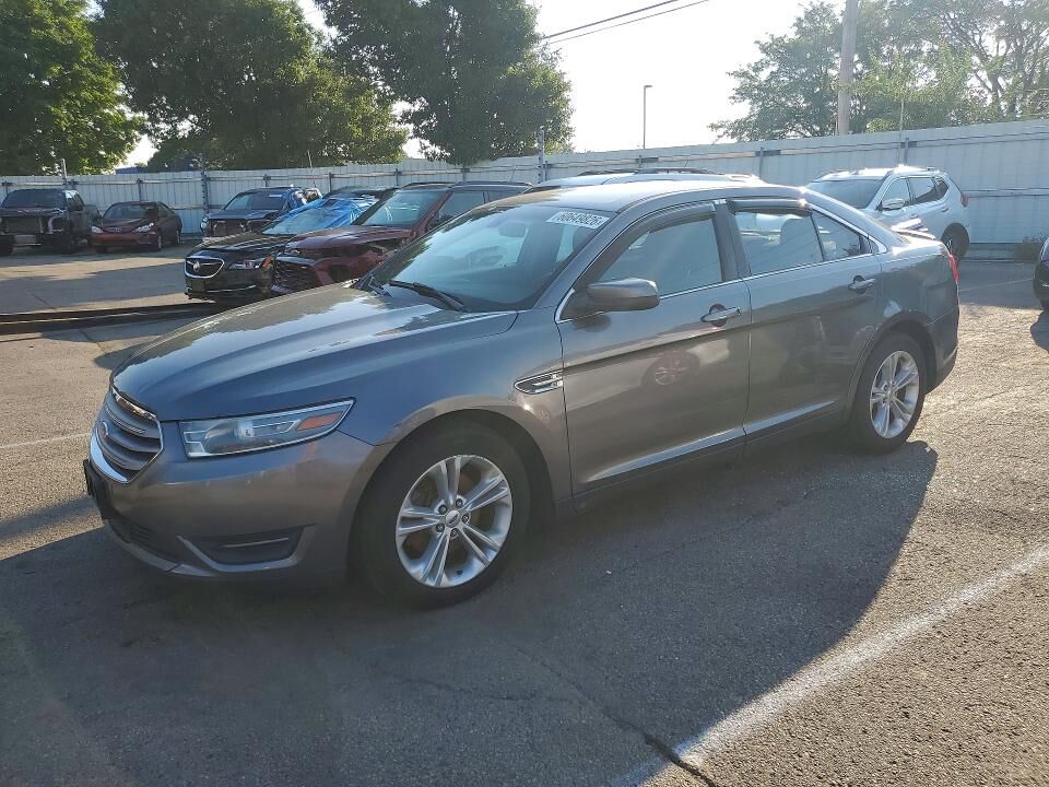 2013 FORD Taurus