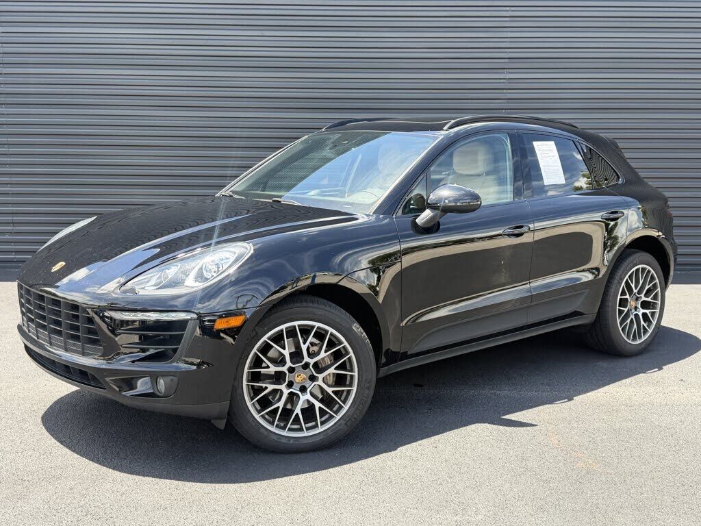 2017 PORSCHE Macan