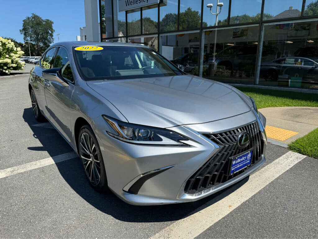2022 LEXUS ES