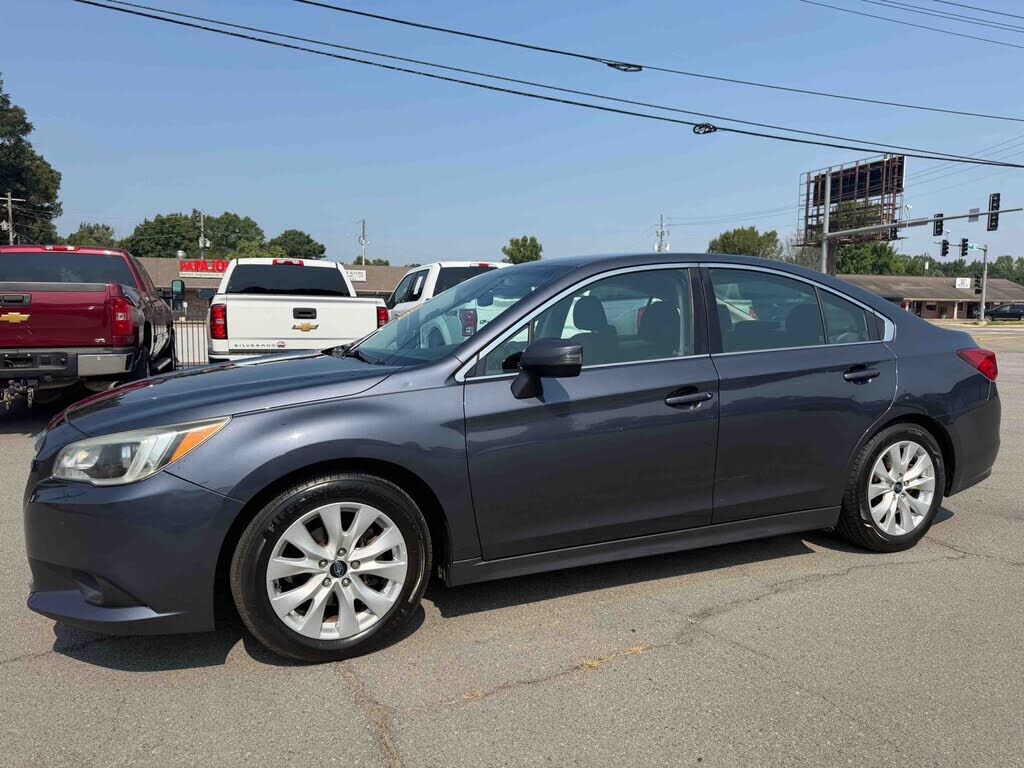 2017 SUBARU Legacy