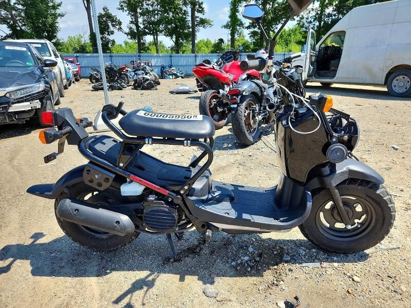 2017 HONDA NPS50