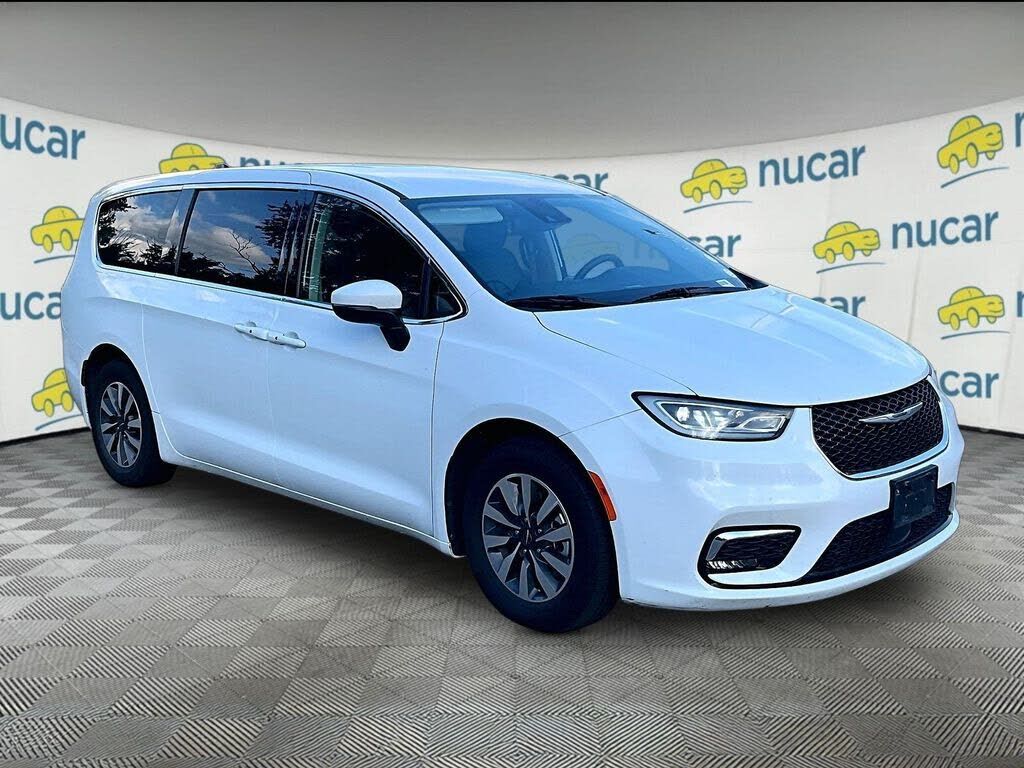 2023 CHRYSLER Pacifica