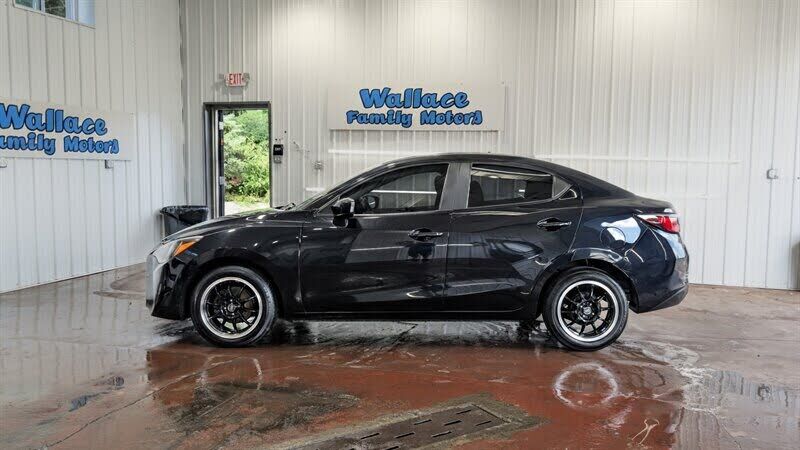 2017 TOYOTA Yaris