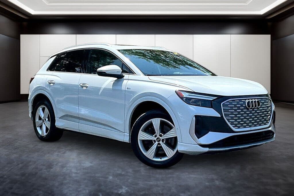 2024 AUDI Q4