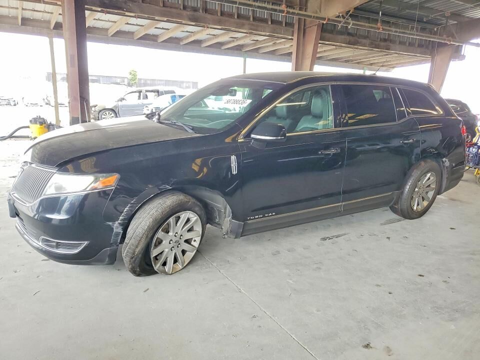2016 LINCOLN MKT