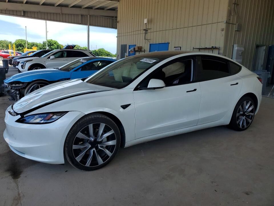 2025 TESLA Model 3